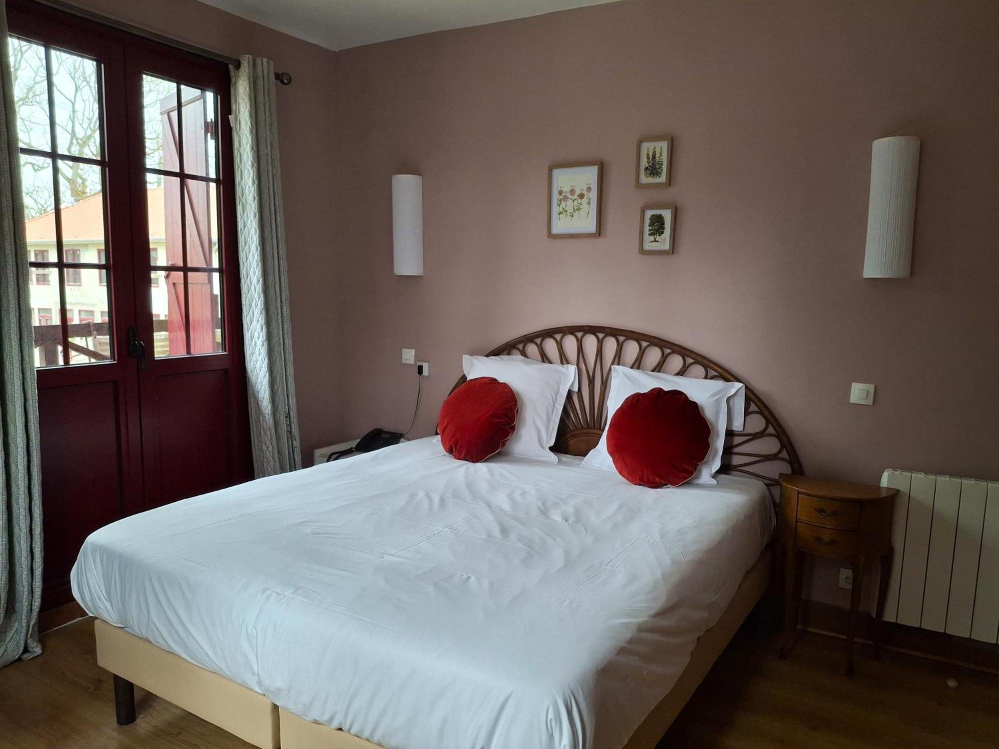 Hostellerie Du Lys Lamorlaye المظهر الخارجي الصورة