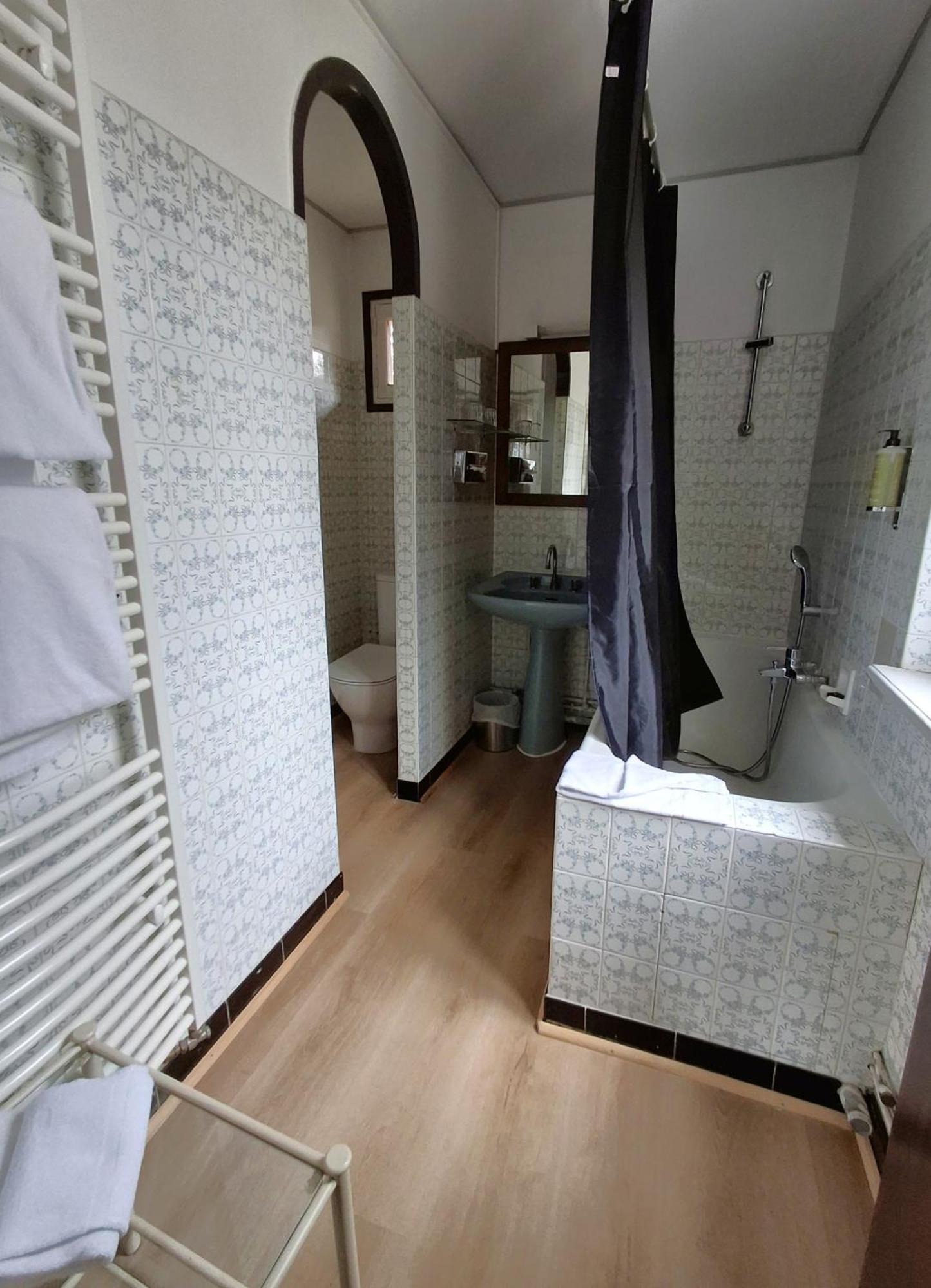 Hostellerie Du Lys Lamorlaye المظهر الخارجي الصورة
