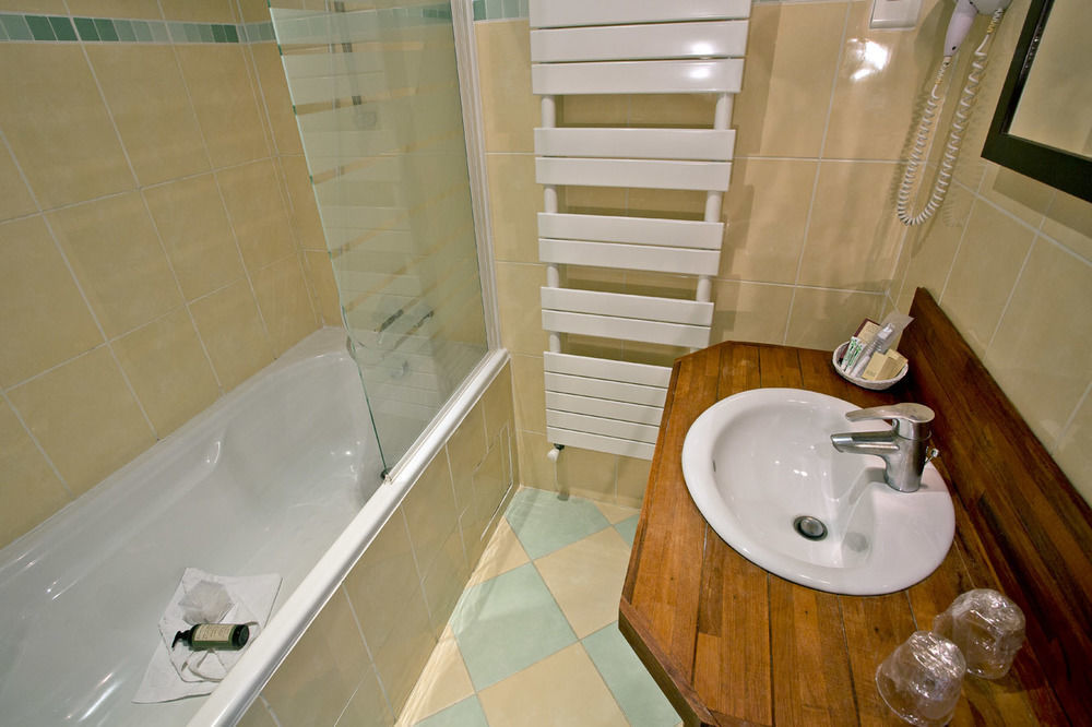 Hostellerie Du Lys Lamorlaye المظهر الخارجي الصورة