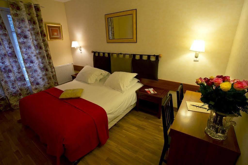 Hostellerie Du Lys Lamorlaye المظهر الخارجي الصورة